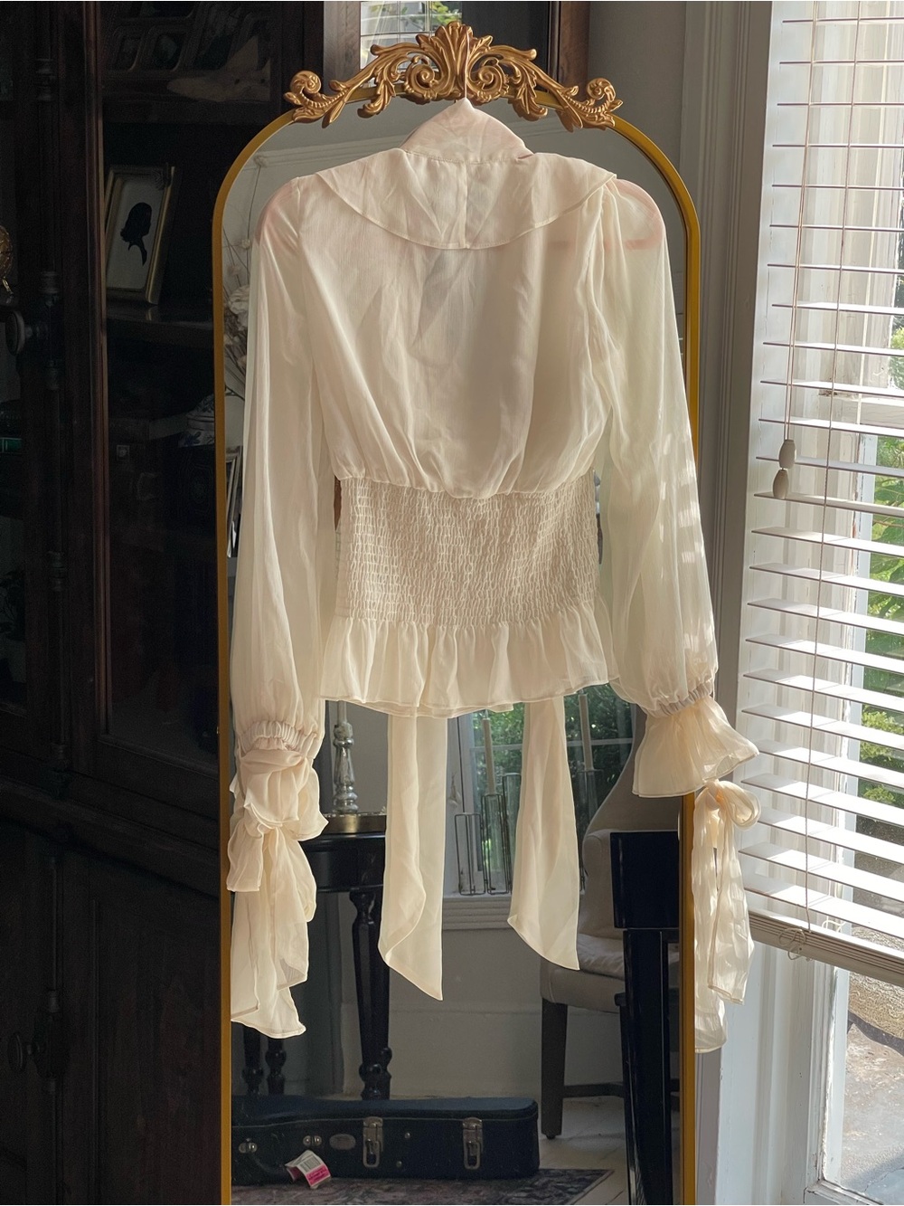 Few Moda x Greta Louise Tomé NWT Paris Sheer Ivory Tie-Neck Ruffle Blouse - Picture 11 of 11